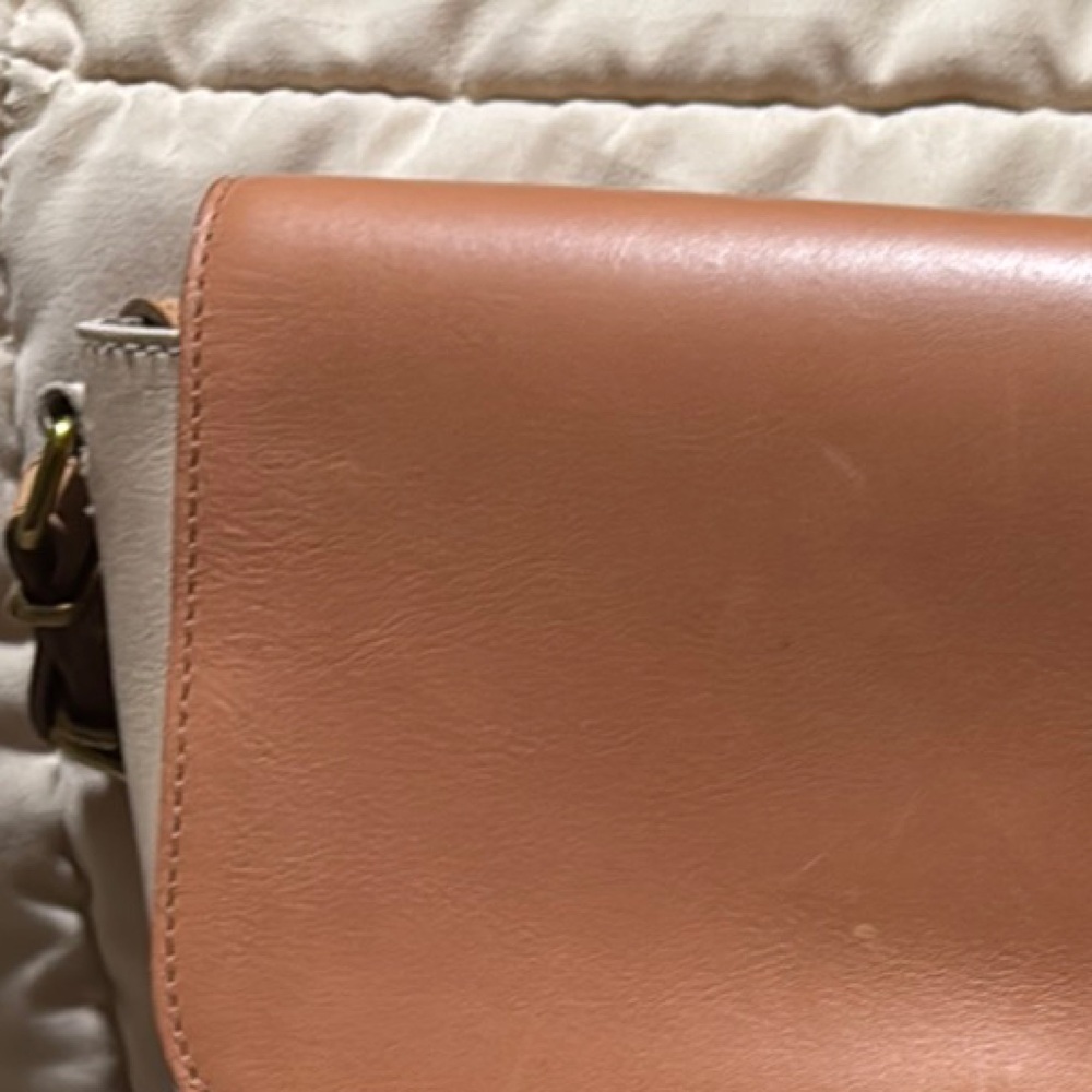 Elegant Tan and Cream Women's Bag
